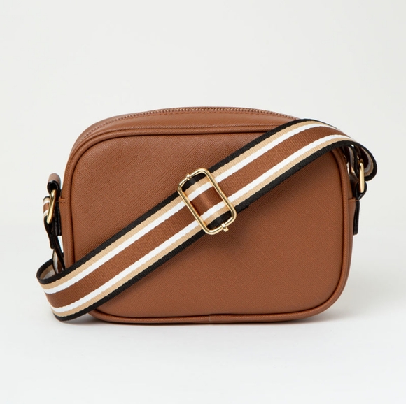 CLASSIC ZIP CROSSBODY BAG - Picture 2 of 8
